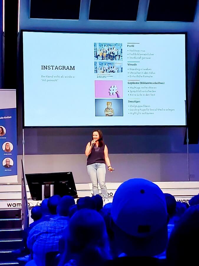 Kim Adamek als Expertin bei der Website Clinic