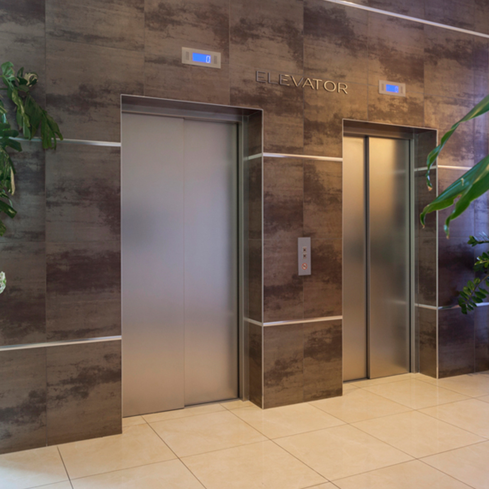 Foto von Aufzügen, die den Elevator Pitch Moment visualisieren