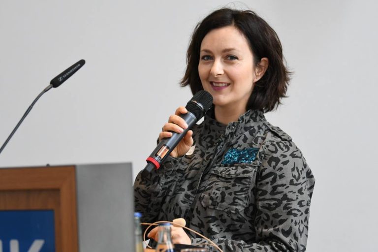 Kim Adamek spricht auf der Blog4Business